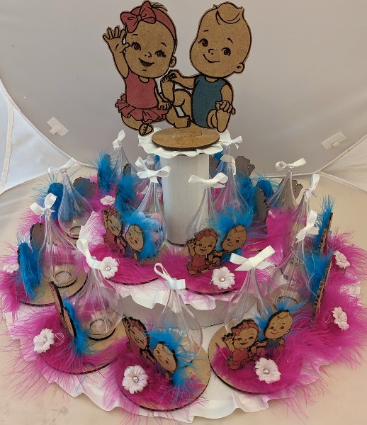 ../Images/plateau bebe garcon et bebe fille 2024.jpg